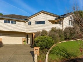 4 Nottingham Place, Northcross, Auckland