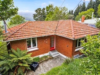 211 Signal Hill Road, Opoho, Dunedin