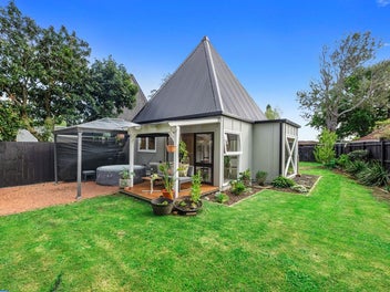 2/6 Balgowan Terrace, Conifer Grove, Takanini