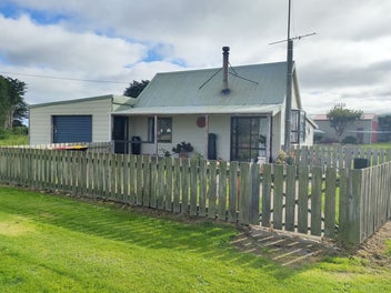 6 Manuka Street, Riverton