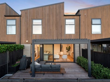 5 Nga Tutu Place, Belmont, Auckland