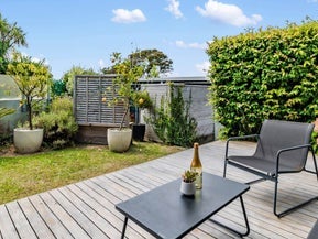 3/18 Parr Terrace, Castor Bay, Auckland