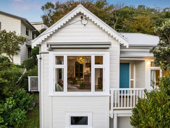 26 Creswick Terrace, Northland, Wellington