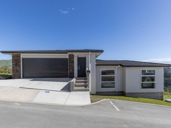 6 Stunsail Lane, Whitby, Porirua