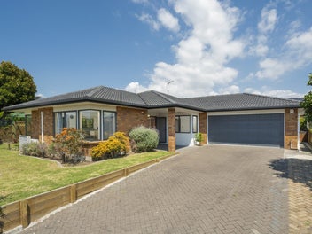 14 Meadowviews Drive, Welcome Bay, Tauranga