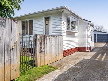 12 Miro ST, Merrilands, New Plymouth