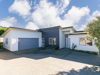 18 Cosgrove Rise, Riverstone Terraces, Upper Hutt