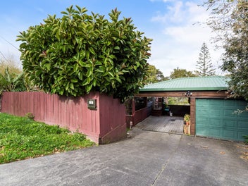 2/618 Glenfield Road, Bayview, Auckland