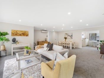 54 Robbies Road, Shelly Park, Auckland