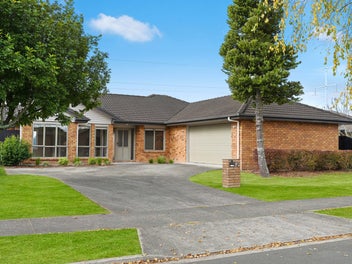 55 Wiltshire Drive, Huntington, Hamilton