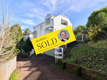 1 Highgrove Lane, Totara Vale, Auckland