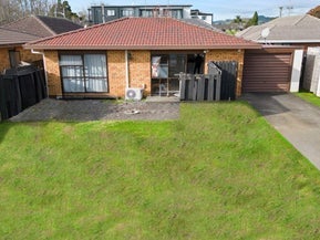 2/10 Wellington Street, Papakura, Auckland