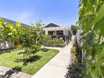 2/15 Cornwall Park Avenue, Epsom, Auckland