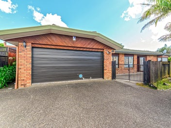 1/11 Javelin Place, West Harbour, Auckland