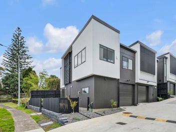 7/24 Great South Road, Manurewa, Auckland