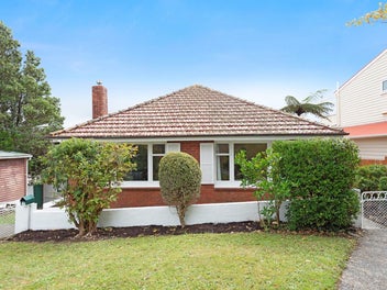 19 Woburn Road, Northland, Wellington