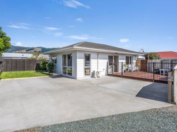 2/56 Songer Street, Stoke, Nelson