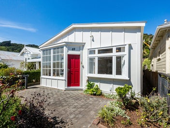 69 Marine Parade, Eastbourne, Lower Hutt