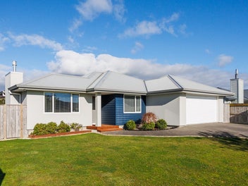 6 Atlantic Drive, Fitzherbert, Palmerston North