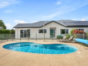 1382 Old North Road, Helensville, Helensville