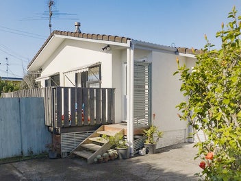 2/19 Scott Avenue, Māngere Bridge, Auckland