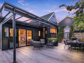 815 East Coast Road, Northcross, Auckland