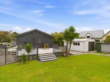 5 Hurworth Grove, Waikanae