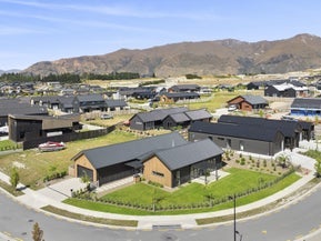 15 Bonspiel Road, Wanaka