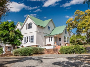 16 Lansdowne Street, Bayswater, Auckland