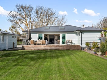 885 Park Road South, Longlands, Hastings