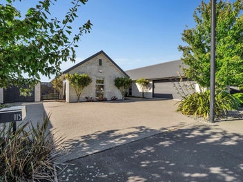 115 Southfield Drive, Lincoln, Lincoln
