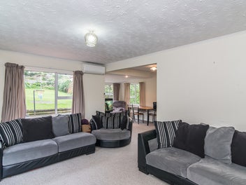 1 Wakefield Terrace, Tawa, Wellington