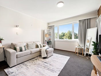 2/18 Agra Crescent, Khandallah, Wellington