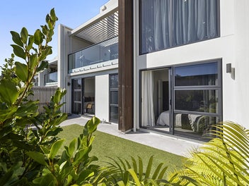 2/11A Baring Terrace, Strandon, New Plymouth