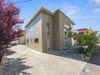 2/167 Knighton Road, Hillcrest, Hamilton