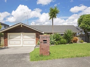 32 Lexington Drive, Botany Downs, Auckland