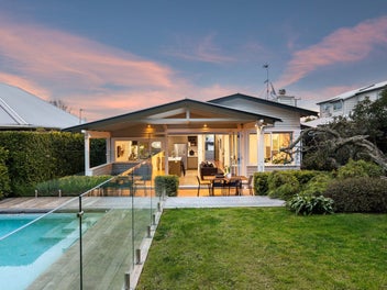 15 Maranui Avenue, Point Chevalier, Auckland