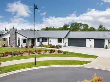 17 Rodeo Place, Outram, Outram