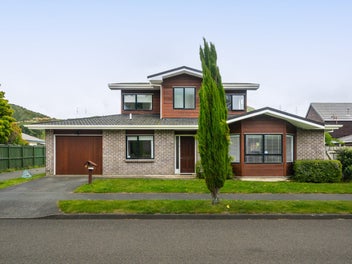 8 Furlong Crescent, Churton Park, Wellington