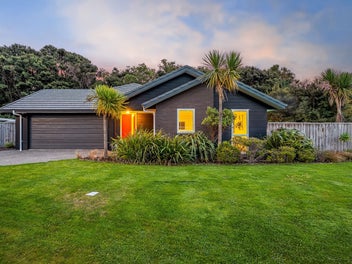 1 Banks Boulevard, Whitby, Porirua