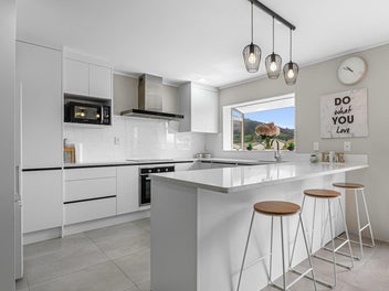 19 Barraud Place, Pukehangi, Rotorua