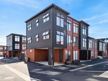 19/17 OWENS PLACE, Mount Maunganui, Mount Maunganui