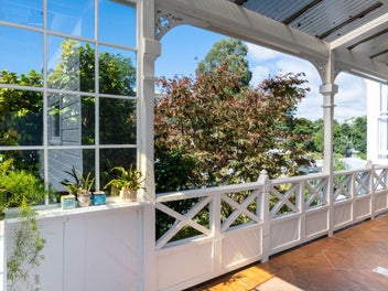 6 Cameron Road, Bluff Hill, Napier