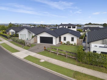 5 Hanlow Place, Pyes Pa, Tauranga