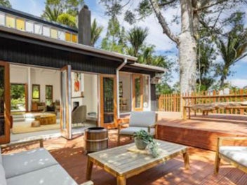 15 Valley View Road, Titirangi, Auckland