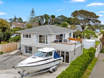 196 Oakland Road, Karaka, Papakura