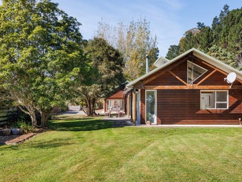 55 Fitzherbert East Road, Palmerston North