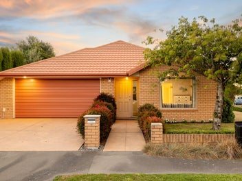 2 Cyclamen Place, Aidanfield, Christchurch