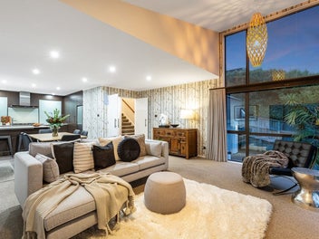 37 Navigation Drive, Whitby, Porirua