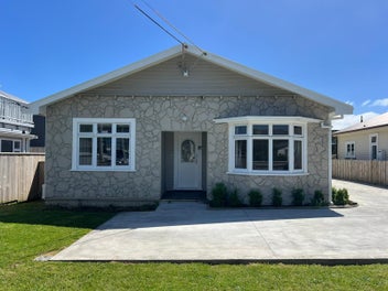 12 Leighton Avenue, Waiwhetu, Lower Hutt